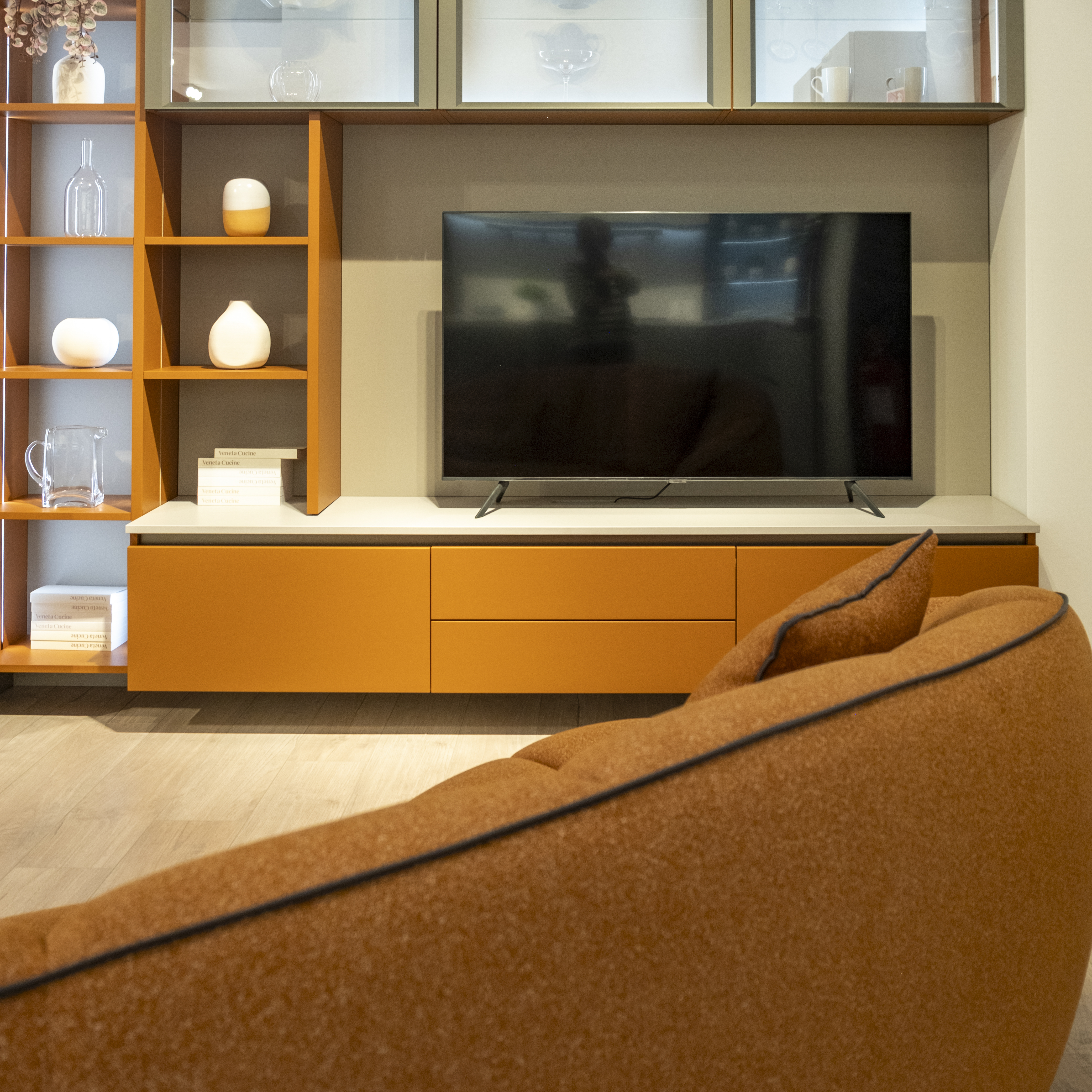 Showroom 75